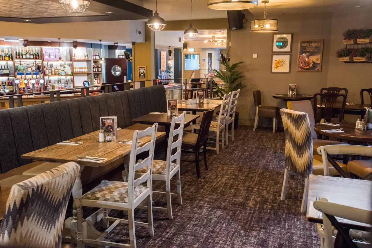 The Caledonian Hotel Leven  외부 사진